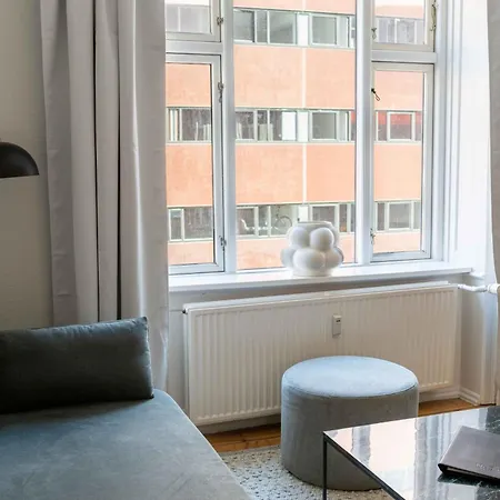 Lovely Flats In Vibrant Area Of Apartment *