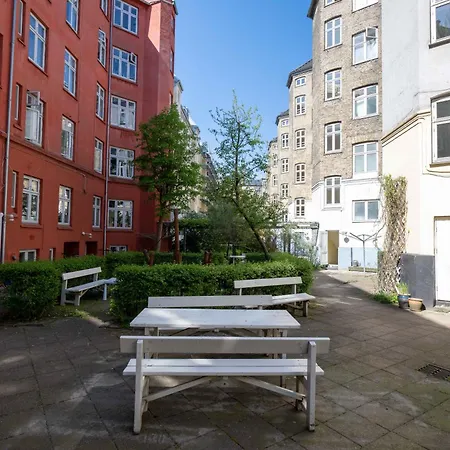 Lovely Flats In Vibrant Area Of Apartment *
