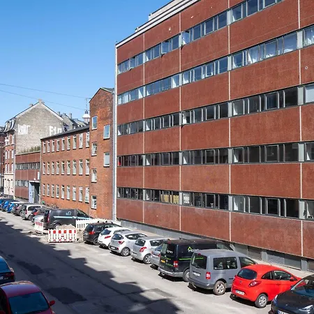 Lovely Flats In Vibrant Area Of Apartment