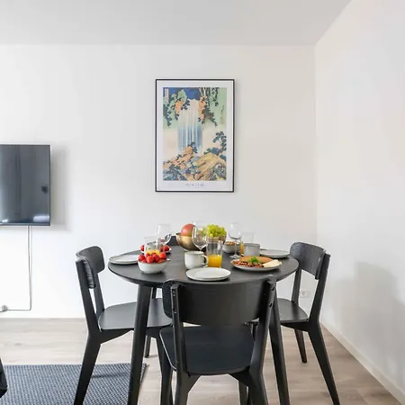 Lovely Flats In Vibrant Area Of Apartment *