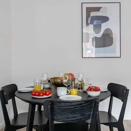 Lovely Flats In Vibrant Area Of Apartment