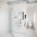 Lovely In Vibrant Area Of Appartement *