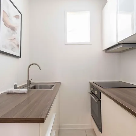Apartamento Lovely Flats In Vibrant Area Of *