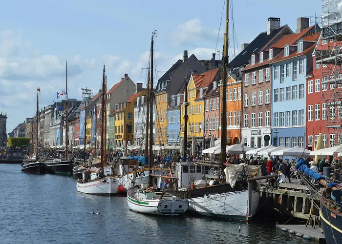Lovely In Vibrant Area Of Köpenhamn