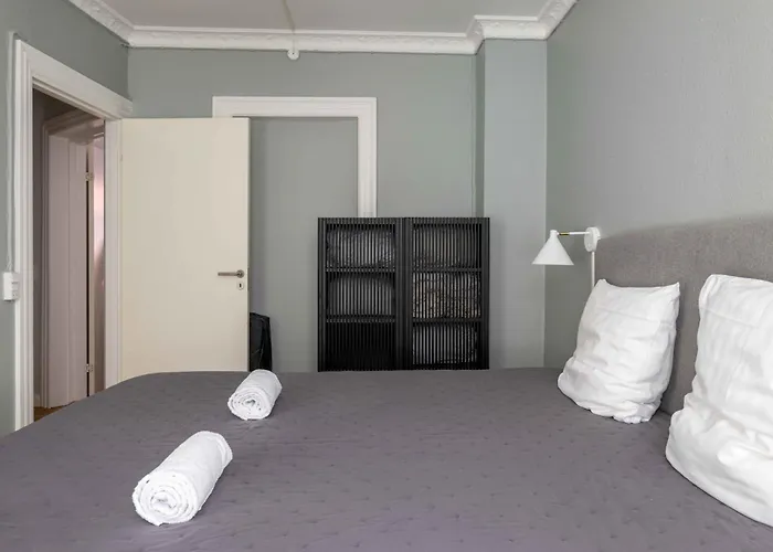 Lovely In Vibrant Area Of *