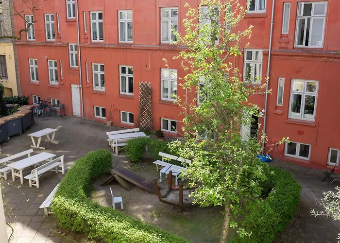 Lägenhet Lovely In Vibrant Area Of