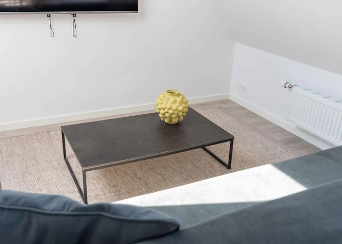 Lägenhet Lovely In Vibrant Area Of *