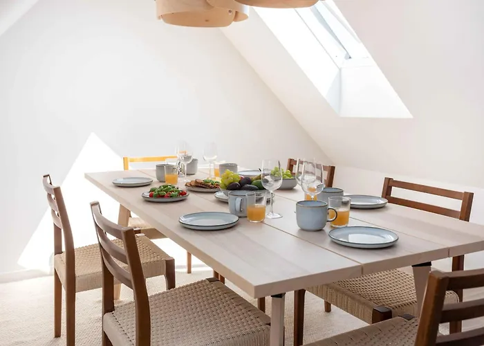 Lovely In Vibrant Area Of *