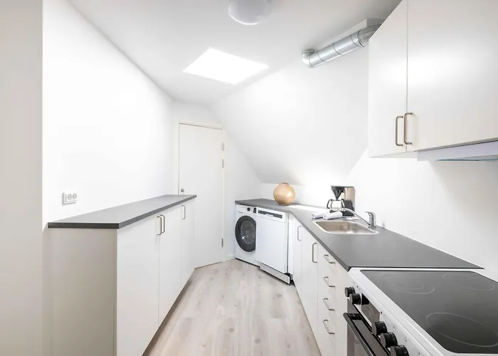 Lägenhet Lovely In Vibrant Area Of *