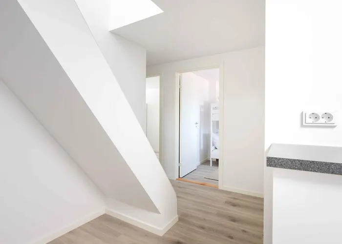 Lovely In Vibrant Area Of