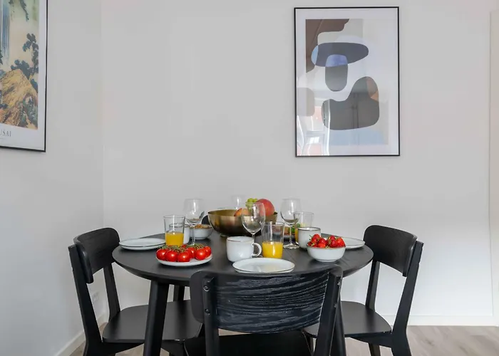 Lovely In Vibrant Area Of Lägenhet