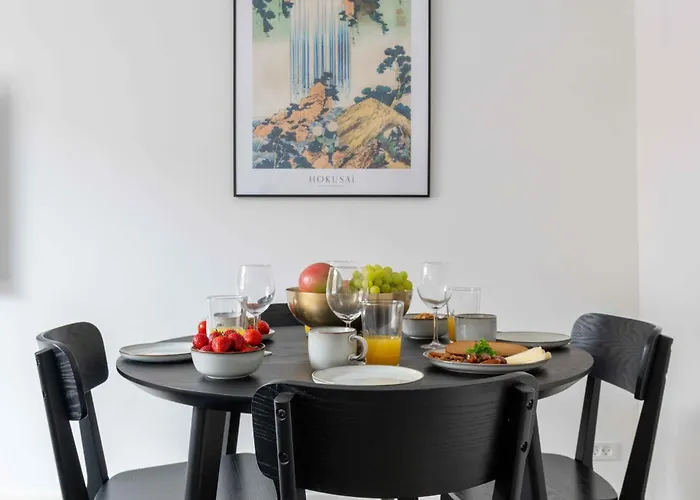 Lovely In Vibrant Area Of Lägenhet *