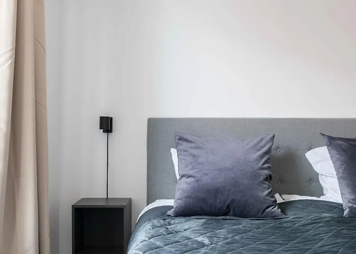 Lägenhet Lovely In Vibrant Area Of *