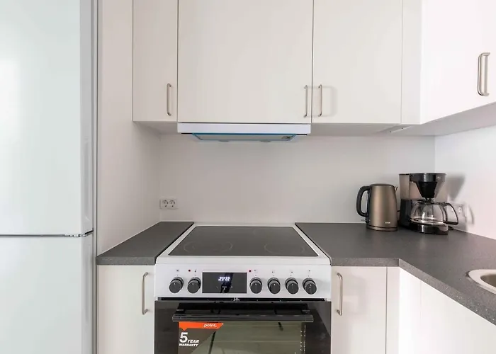 Lovely In Vibrant Area Of