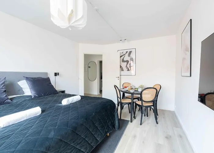 Lägenhet Lovely In Vibrant Area Of *