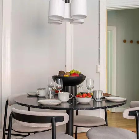 Lovely In Vibrant Area Of